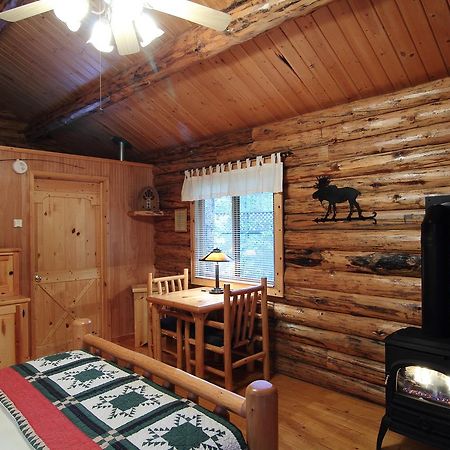 Silverwolf Log Chalets Coram Luaran gambar