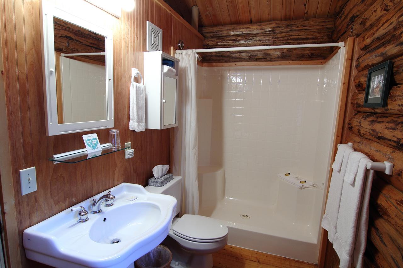 Silverwolf Log Chalets Coram Luaran gambar