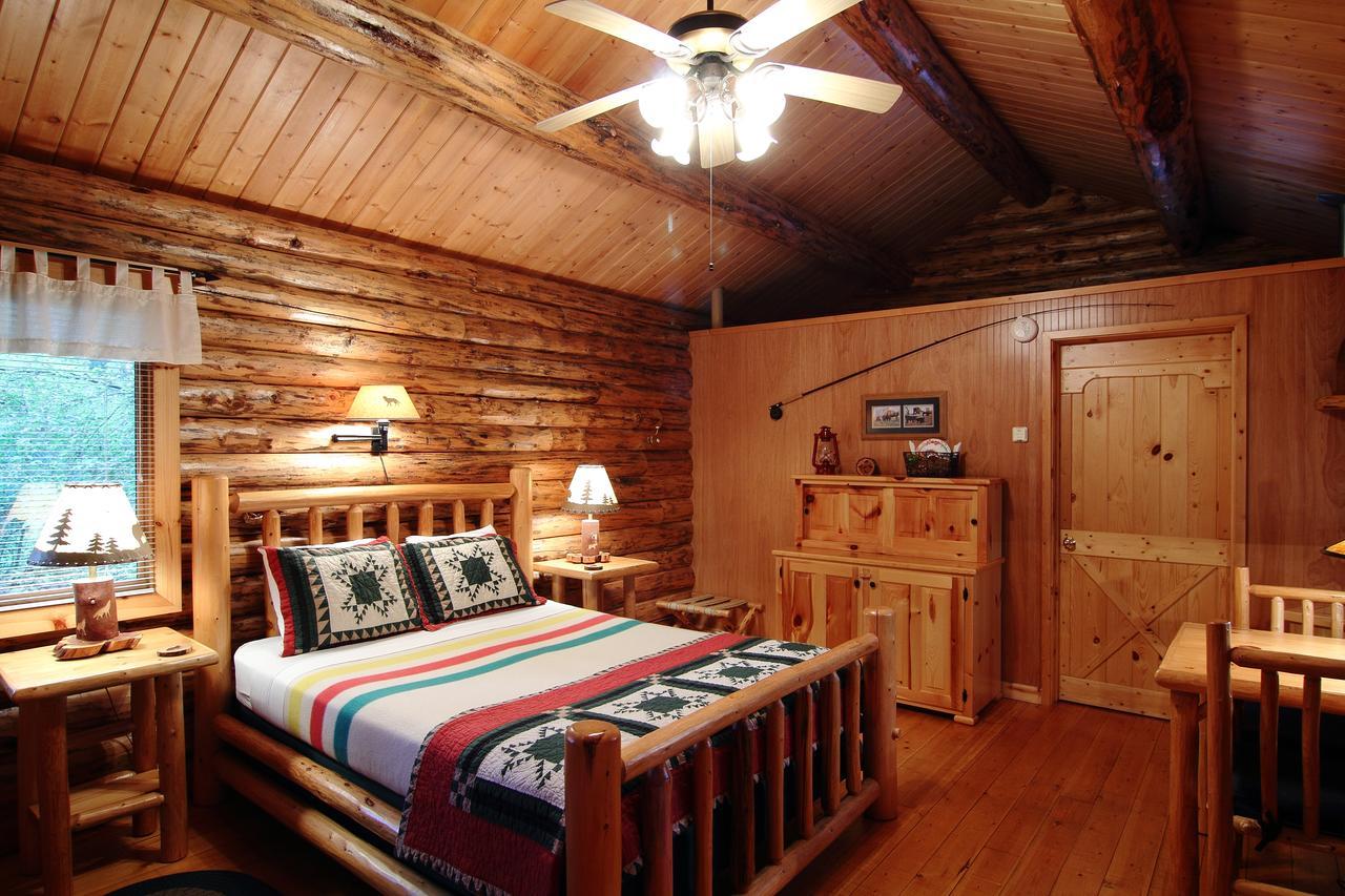 Silverwolf Log Chalets Coram Luaran gambar
